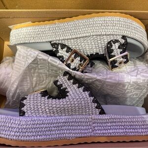 Steve Madden Gray and Black Woven Sandals